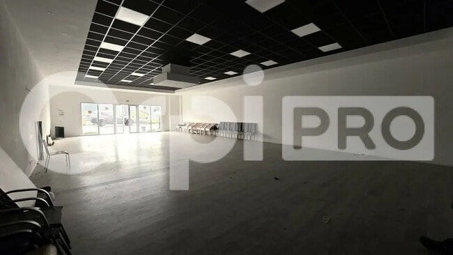 Plus de détails pour Local commercial à louer