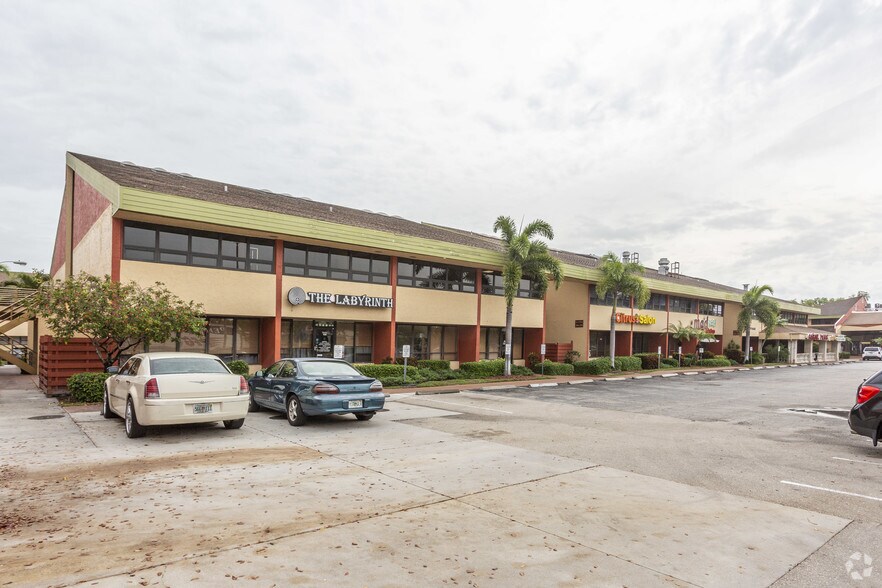12995 S Cleveland Ave, Fort Myers, FL à vendre - Photo principale – Image 1 sur 8