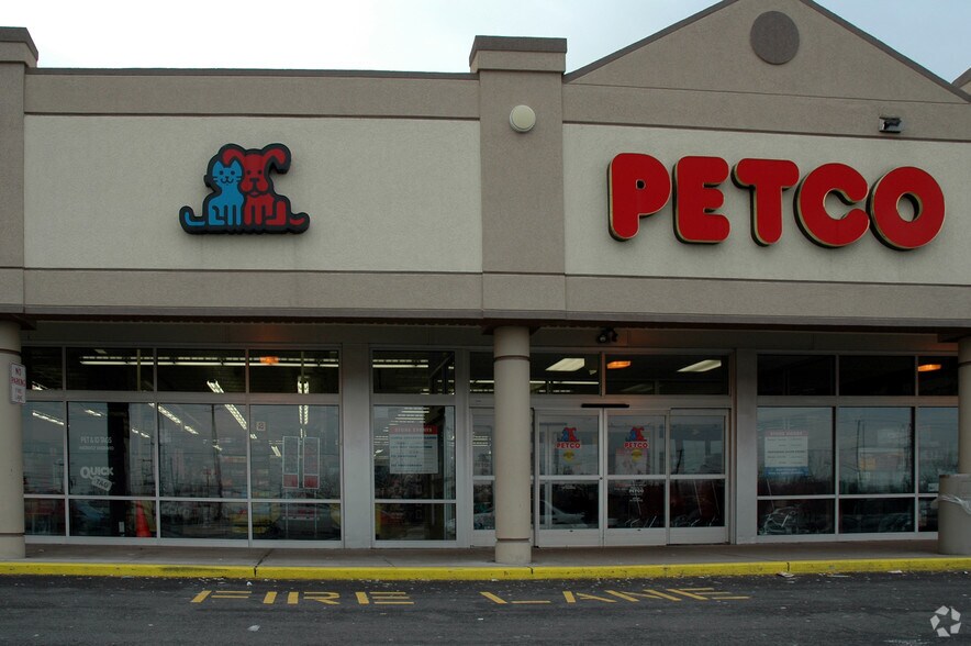 3150 E Erie Blvd, De Witt, NY à louer - Photo de l’immeuble – Image 3 sur 10