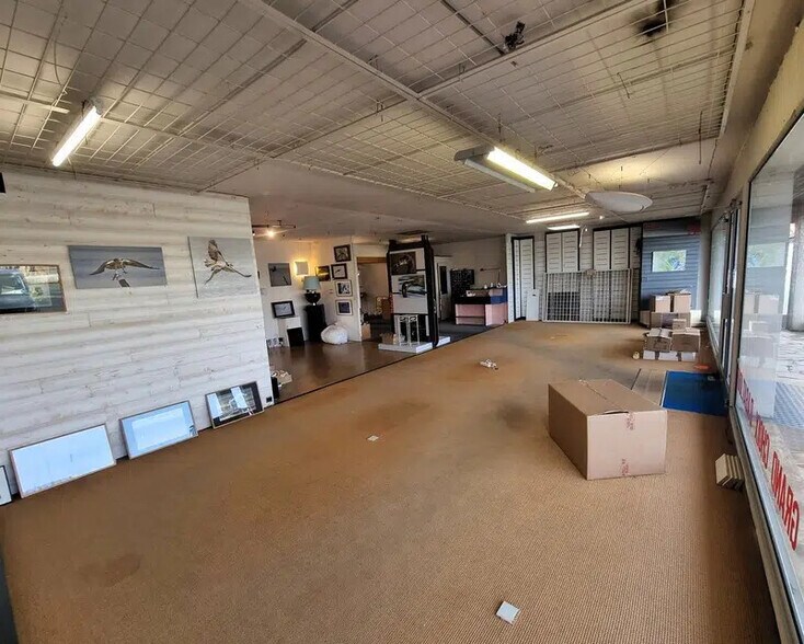Local commercial dans SAINT-PIERRE-D'OLERON à vendre - Photo intérieure – Image 2 sur 5