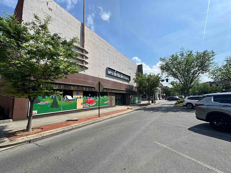 301 Broad St, Kingsport, TN à vendre - Photo de l’immeuble – Image 3 sur 11