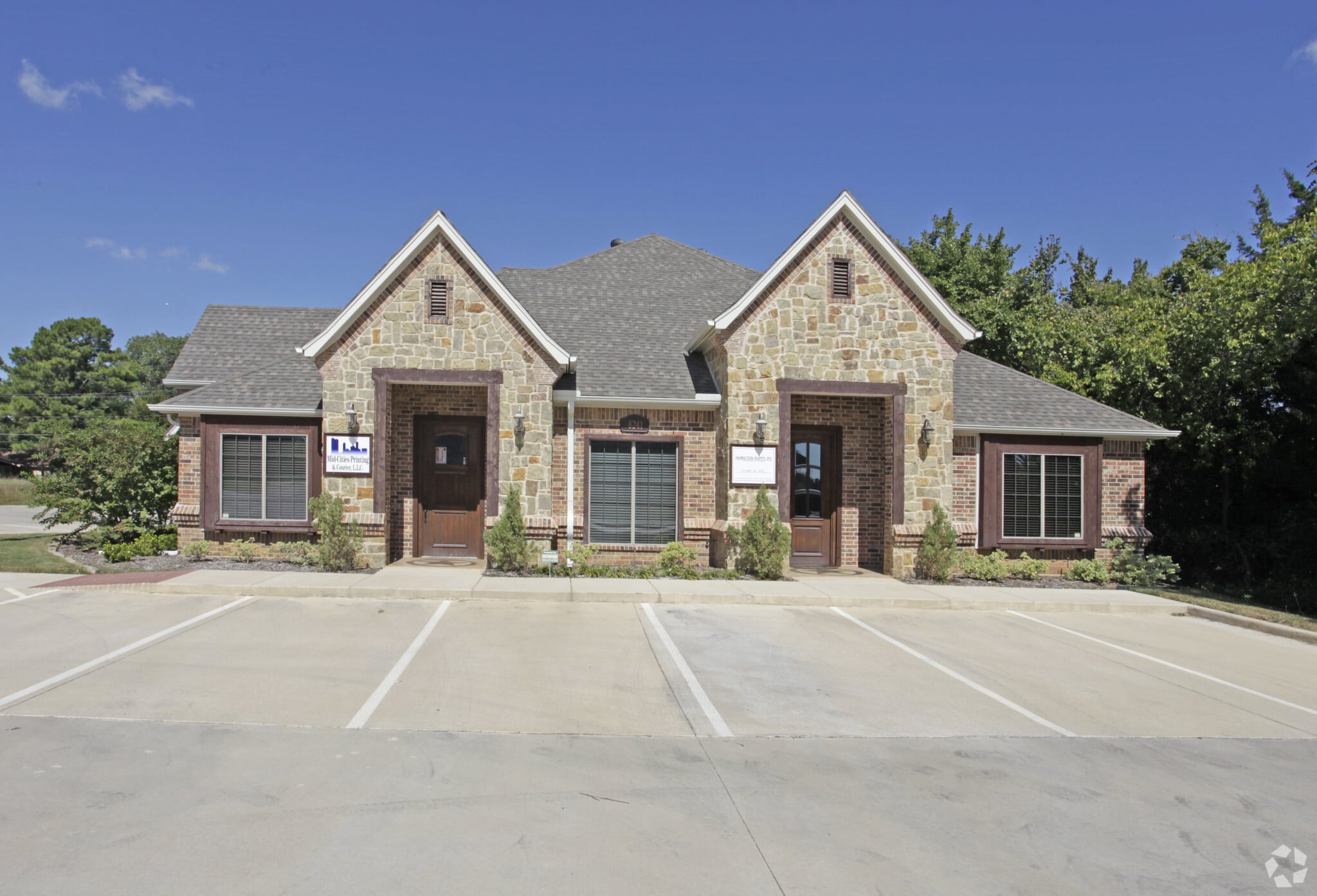 8241 Mid Cities, North Richland Hills, TX à louer Photo principale– Image 1 sur 3