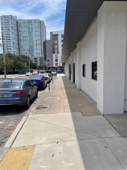 1100 N Florida Ave, Tampa, FL à louer - Photo de l’immeuble – Image 2 sur 23