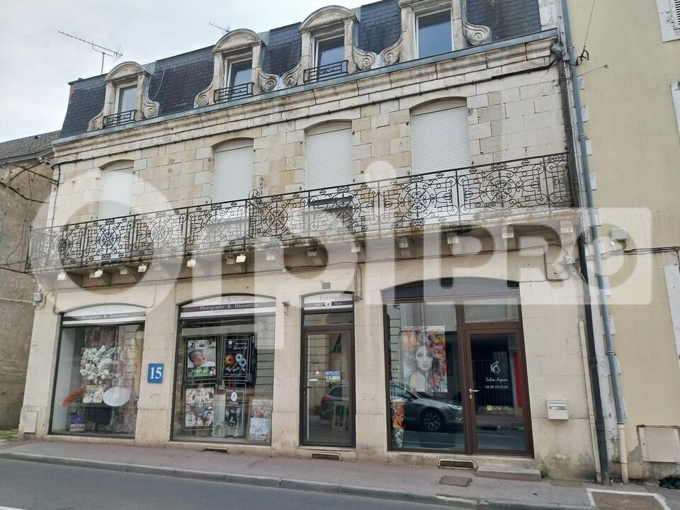 Local commercial dans Saint-Yrieix-la-Perche à louer Photo de l’immeuble– Image 1 sur 10