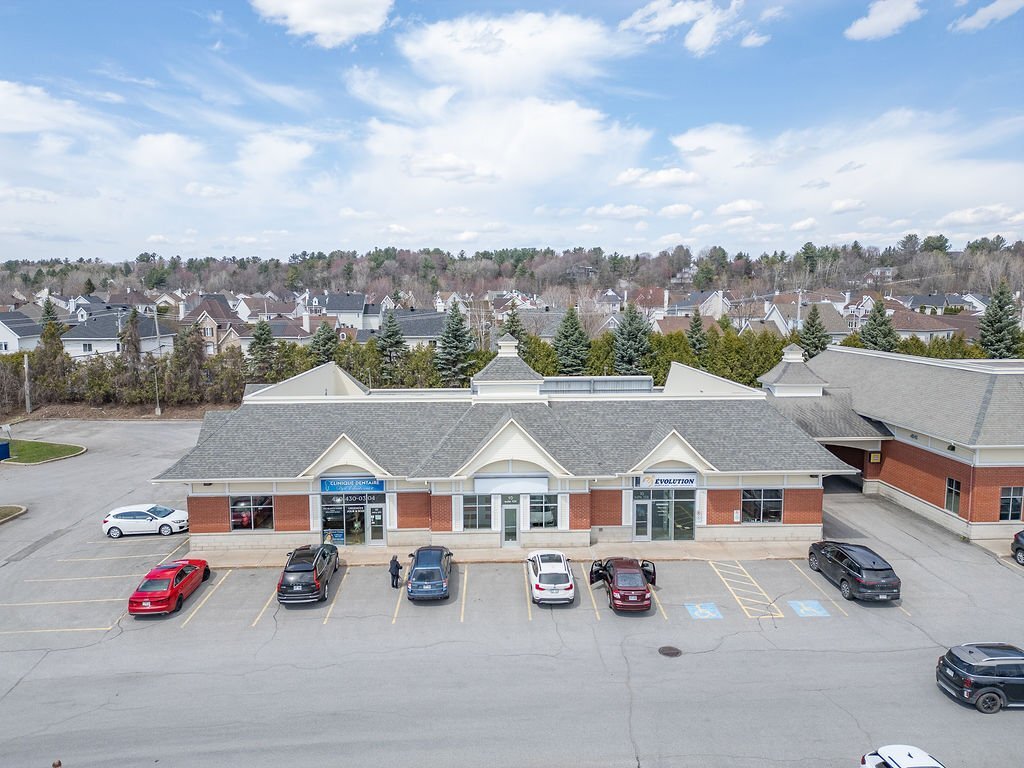 10 Boul Des Châteaux, Blainville, QC à louer Photo de l’immeuble– Image 1 sur 2