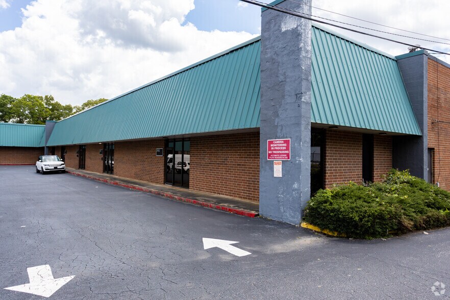3902-3916 Shirley Dr SW, Atlanta, GA à louer - Photo de l’immeuble – Image 3 sur 13