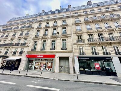 19 Rue Du Quatre Septembre, Paris à louer - Photo de l’immeuble – Image 3 sur 3