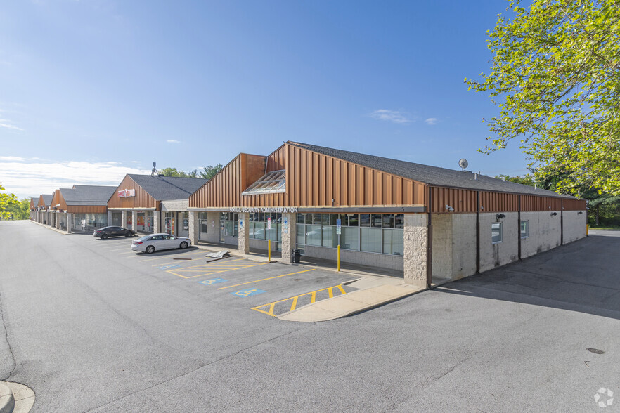 337 Hospital Dr, Glen Burnie, MD à louer - Photo de l’immeuble – Image 1 sur 12