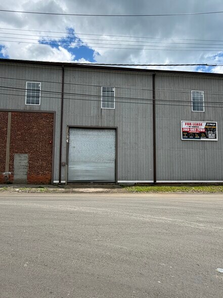 88 Howard Ave, Bridgeport, CT à louer - Photo de l’immeuble – Image 3 sur 48
