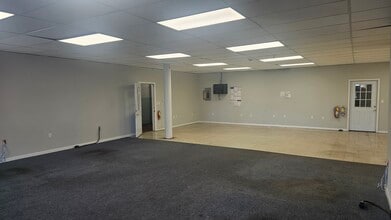 159 Singleton St, Woonsocket, RI à louer Photo intérieure– Image 1 sur 9