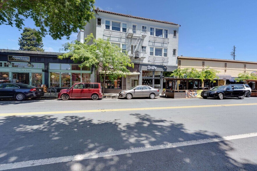 5636 College Ave, Oakland, CA à vendre - Photo de l’immeuble – Image 2 sur 24