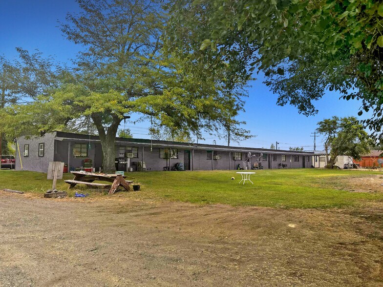 616 Columbia Ave, Bridgeport, WA à vendre - Photo de l’immeuble – Image 3 sur 30