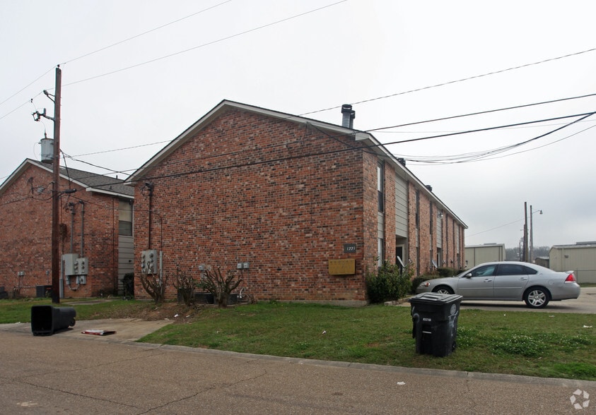 1721 Ryder Dr, Baton Rouge, LA à vendre - Photo principale – Image 1 sur 2