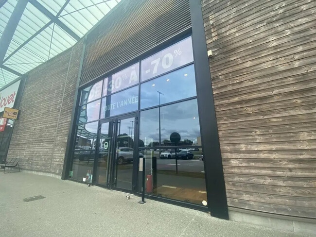 Plus de détails pour Local commercial à louer