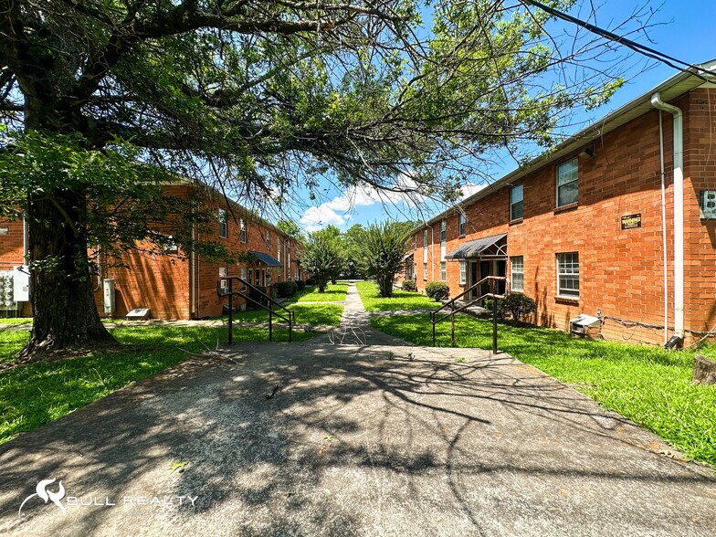 2099 Martin Luther King Dr, Atlanta, GA à vendre - Photo de l’immeuble – Image 2 sur 20
