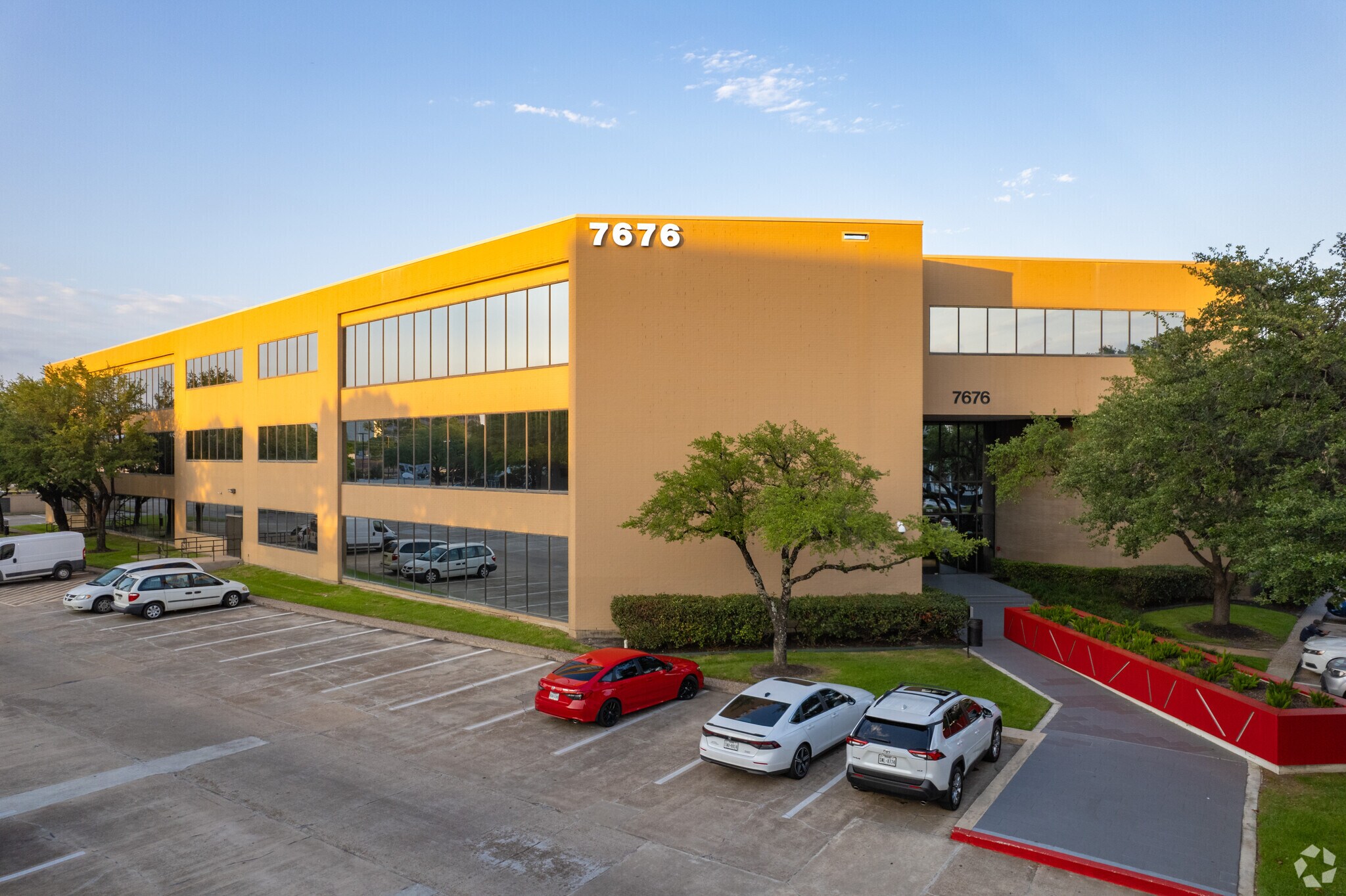7676 Hillmont St, Houston, TX à louer Photo principale– Image 1 sur 36