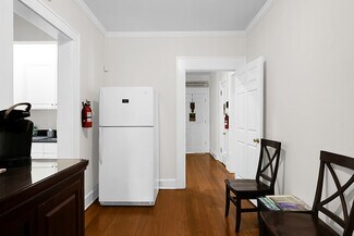 Plus de détails pour 228 E Poplar St, Griffin, GA - Bureau à louer
