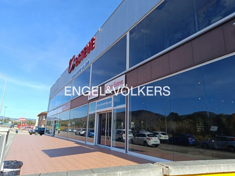 Industriel/Logistique dans El Vendrell, Tarragona à vendre - Photo de l’immeuble – Image 2 sur 9