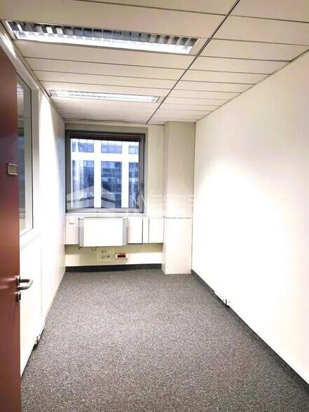 Bureau dans Noisy-le-Grand à louer - Photo de l’immeuble – Image 2 sur 9