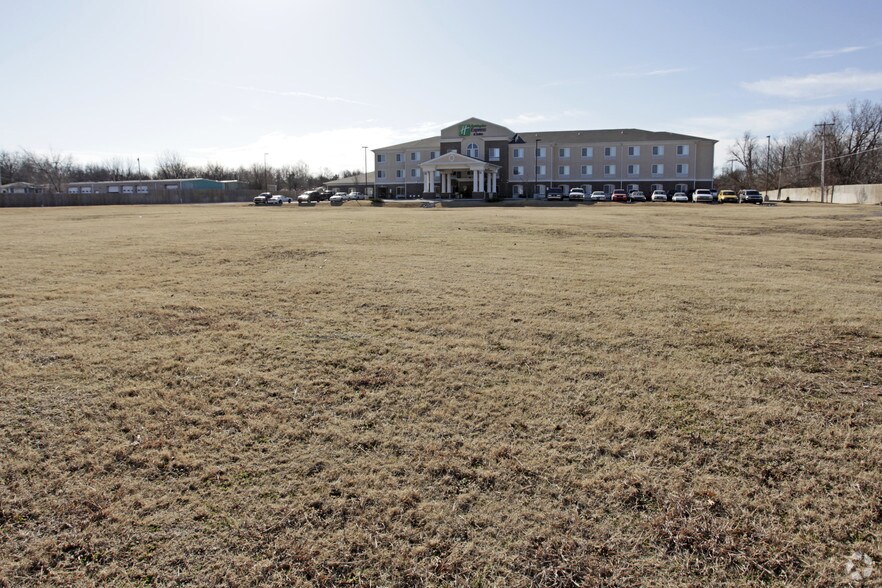 7840 NW 39th Expy, Bethany, OK à vendre - Photo principale – Image 1 sur 3