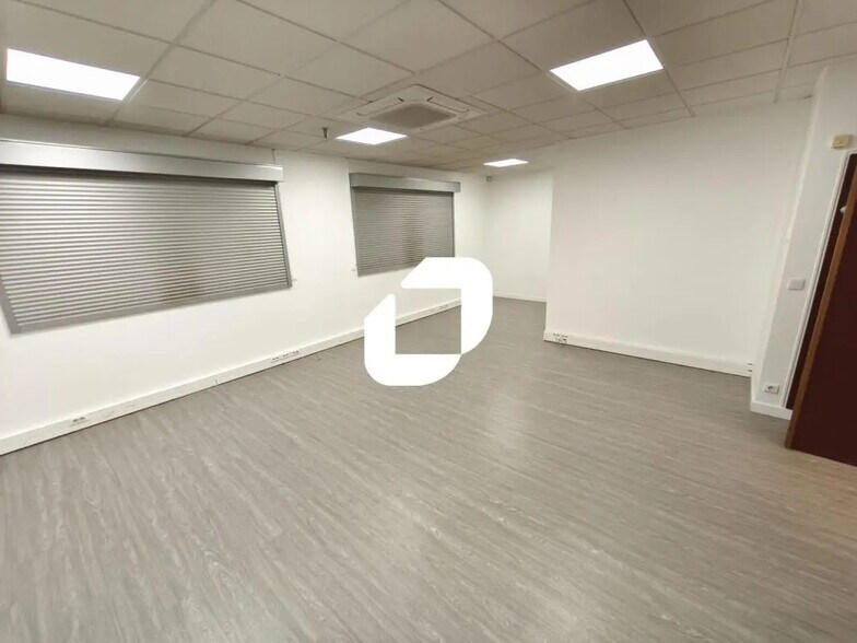 Bureau dans Noisy-le-Grand à louer - Photo intérieure – Image 2 sur 9
