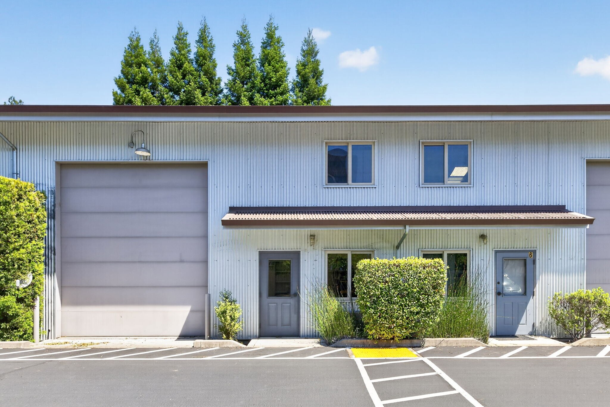 1229 Grove St, Healdsburg, CA à vendre Photo de l’immeuble– Image 1 sur 19