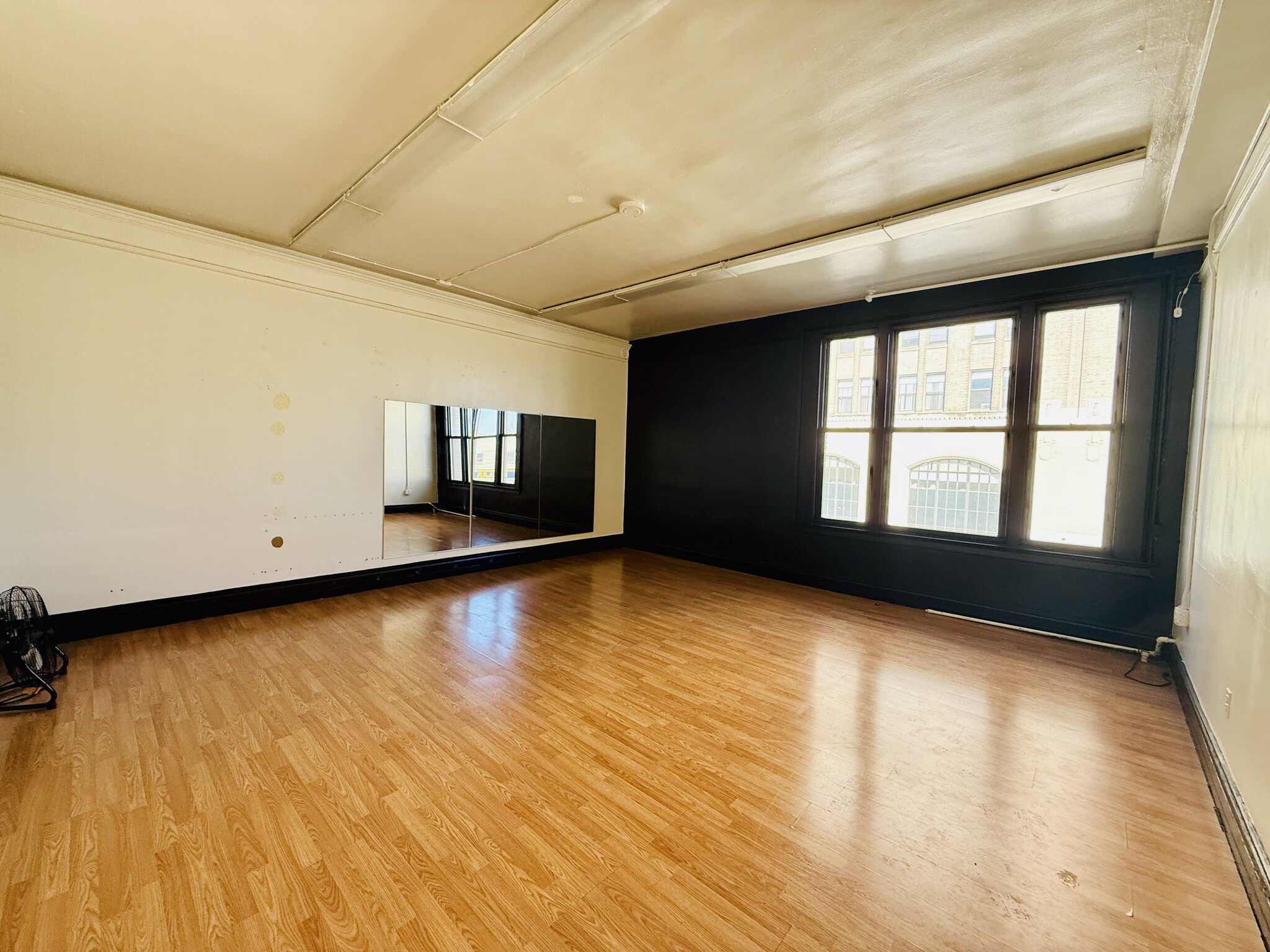 330 Glenwood Ave, Bloomfield, NJ à louer Photo de l’immeuble– Image 1 sur 3
