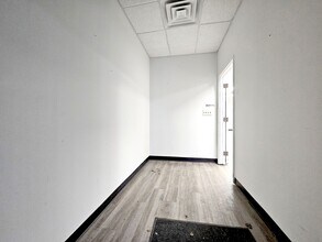 1200-1258 Remington Rd, Schaumburg, IL à louer Photo intérieure– Image 1 sur 25