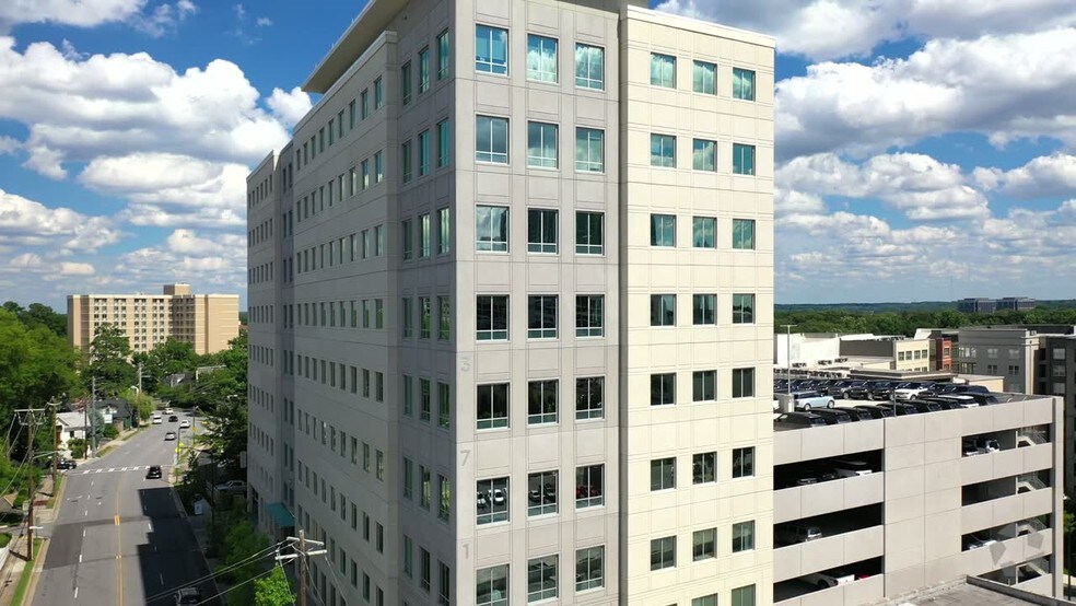 371 E Paces Ferry Rd NE, Atlanta, GA à louer - Vidéo aérienne – Image 2 sur 7