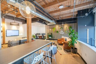 1050 20th St, Sacramento, CA à louer Photo intérieure– Image 2 sur 8