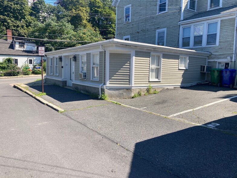2 Hale St, Newton, MA à vendre - Photo de l’immeuble – Image 2 sur 5