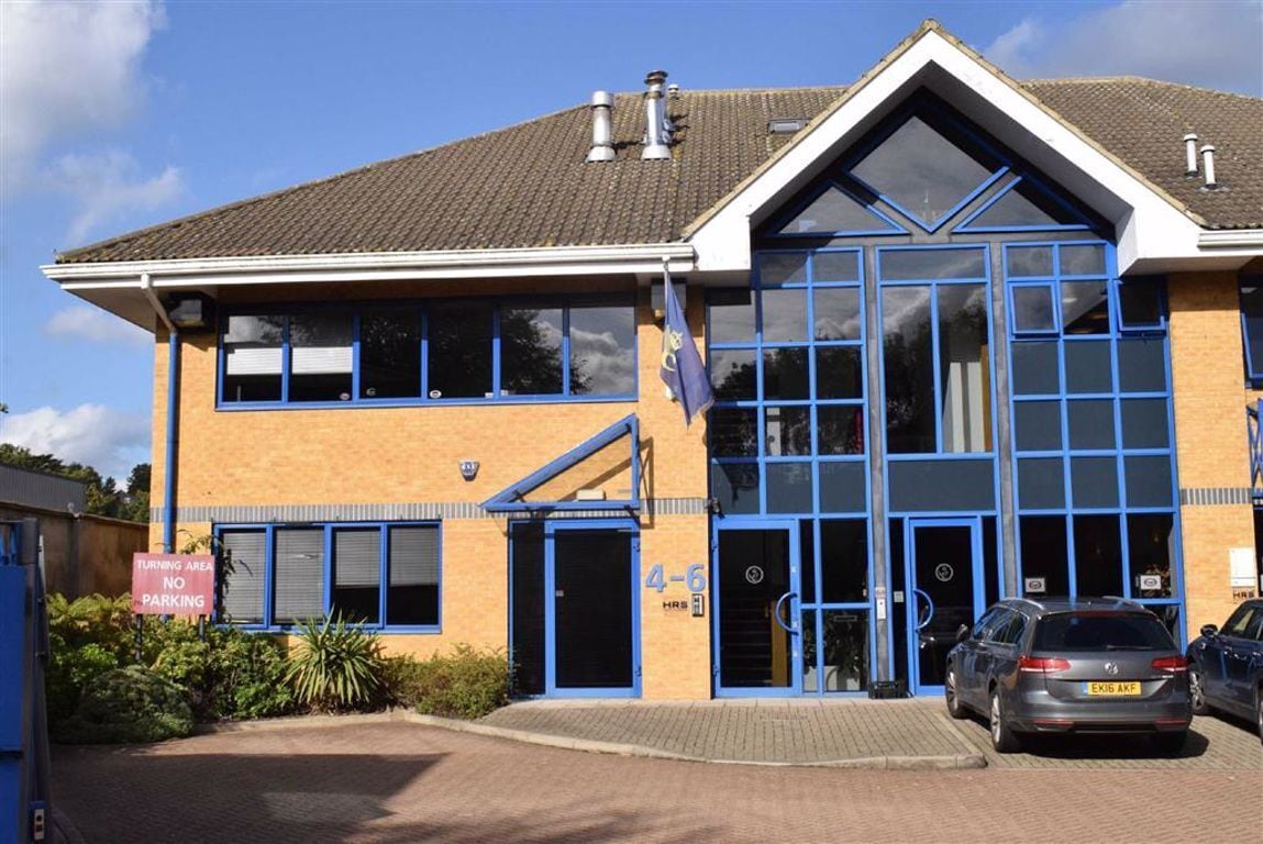 Buckingham Court, Loughton à louer Photo principale– Image 1 sur 8