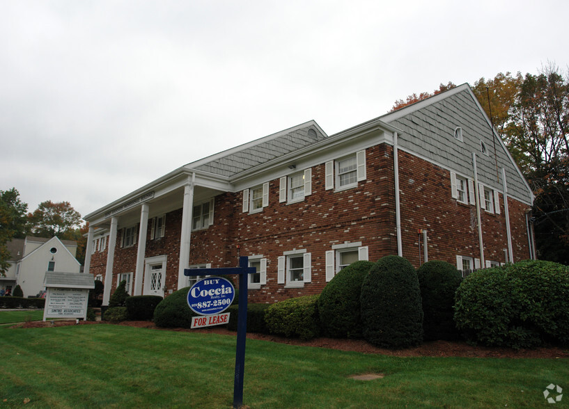 6 Pompton Ave, Cedar Grove, NJ à louer - Photo de l’immeuble – Image 3 sur 18