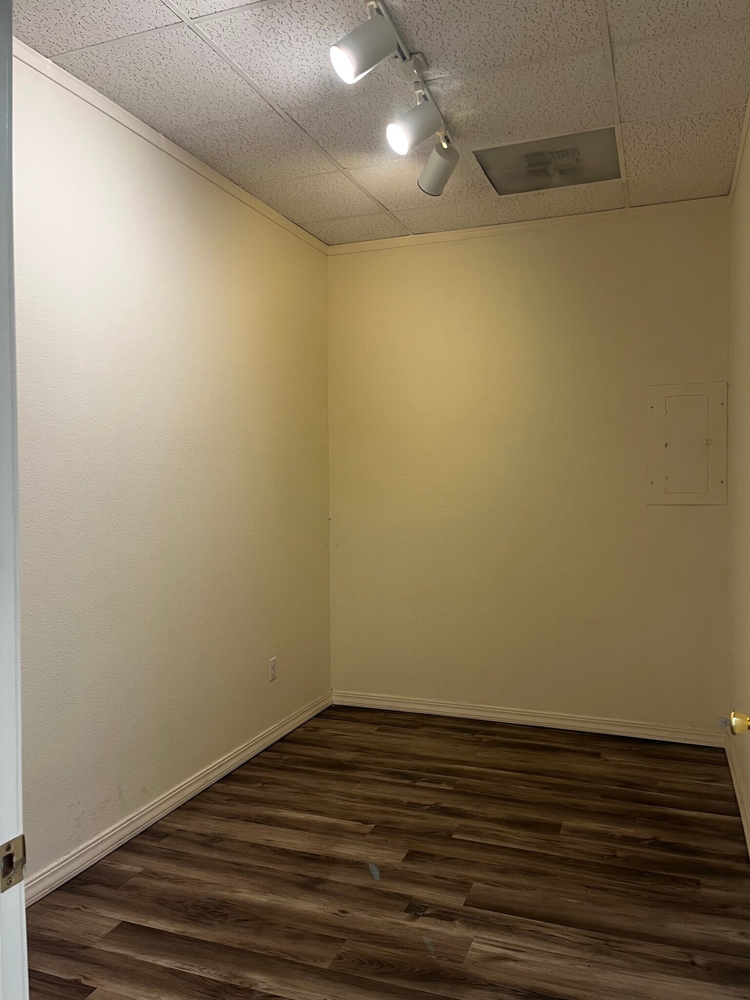 11815 NE Highway 99, Vancouver, WA à louer Photo de l’immeuble– Image 1 sur 7