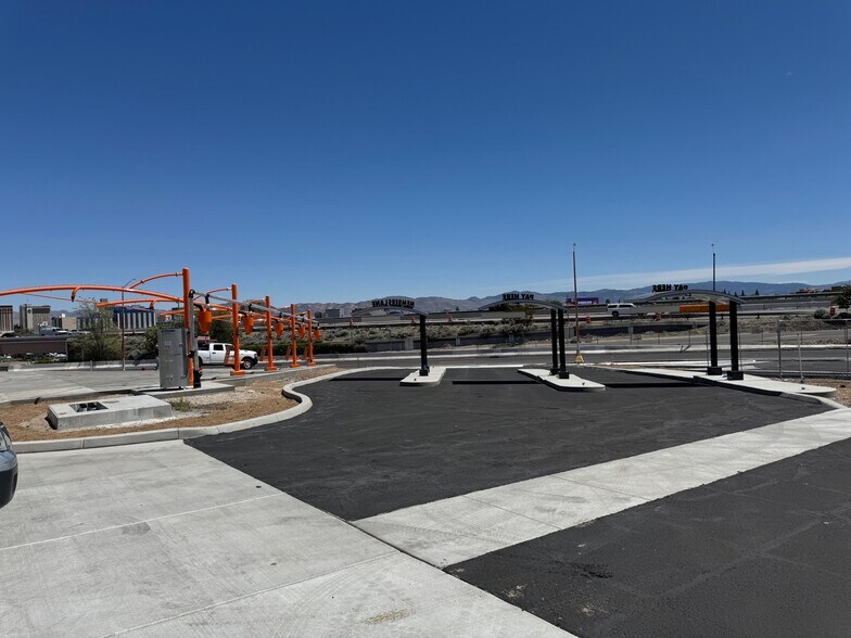 1201 Stardust St, Reno, NV à vendre - Photo de l’immeuble – Image 3 sur 16
