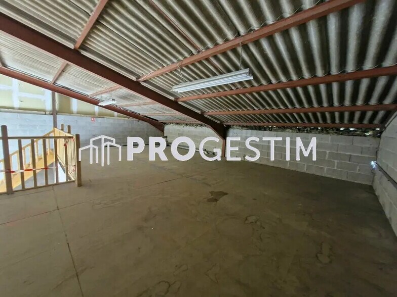 Local d’activités dans Chevigny-Saint-Sauveur à louer - Photo de l’immeuble – Image 3 sur 6