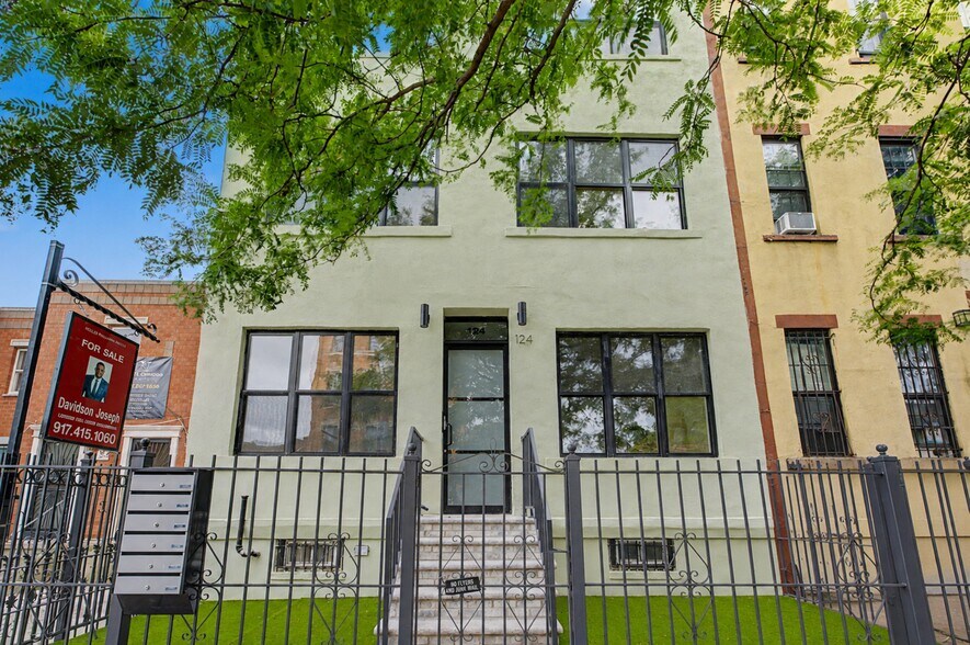 124 Grove St, Brooklyn, NY à vendre - Photo de l’immeuble – Image 2 sur 15