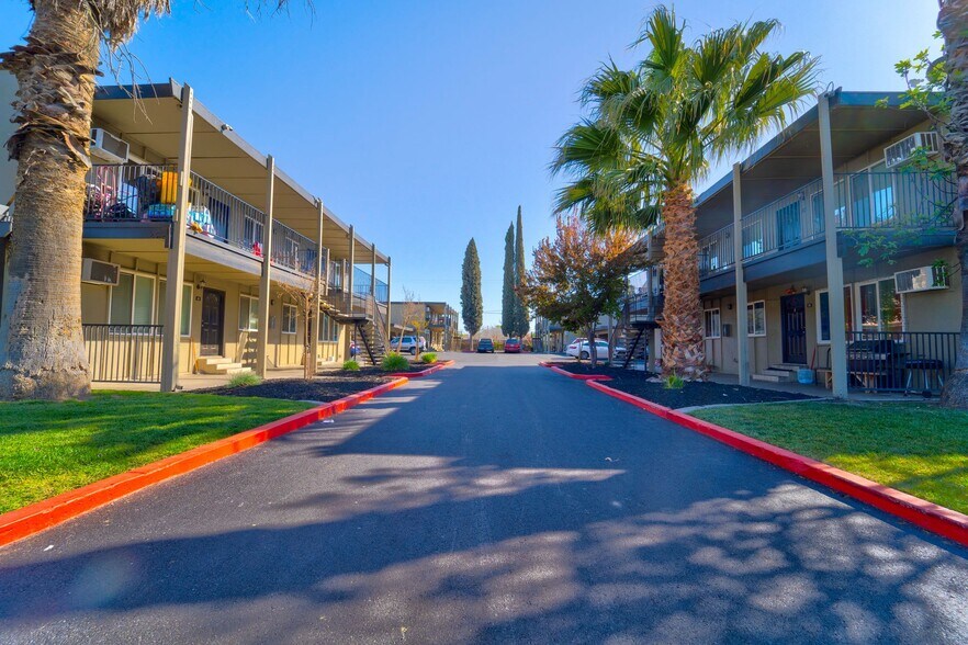133 W I St, Los Banos, CA à vendre - Photo de l’immeuble – Image 2 sur 14