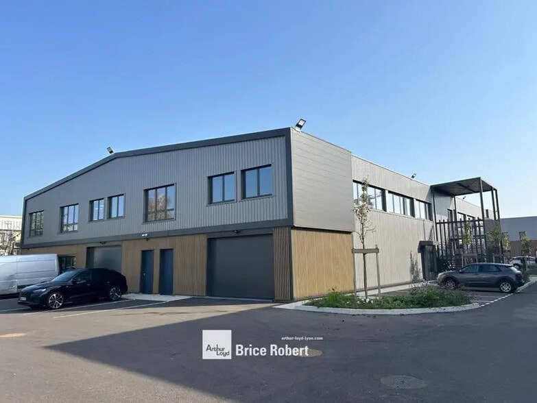45 Rue Ampère, Chassieu à vendre - Photo de l’immeuble – Image 1 sur 21
