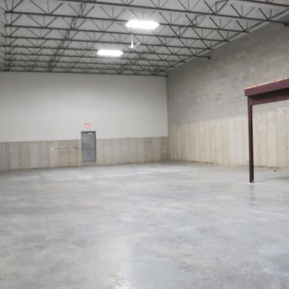 100 Industrial Ave, Carleton Place, ON à louer - Photo intérieure – Image 3 sur 5