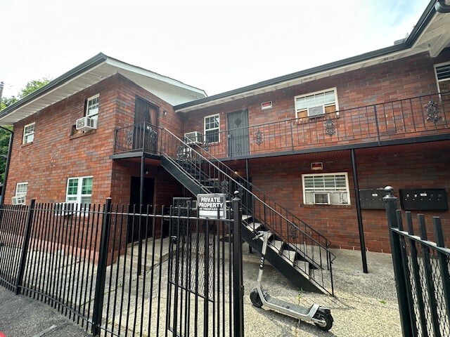 695 Cameron M Alexander Blvd NW, Atlanta, GA à vendre - Photo de l’immeuble – Image 1 sur 7