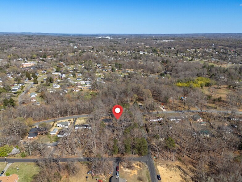 607 Franklin Dr, Eden, NC à vendre - Photo de l’immeuble – Image 3 sur 20
