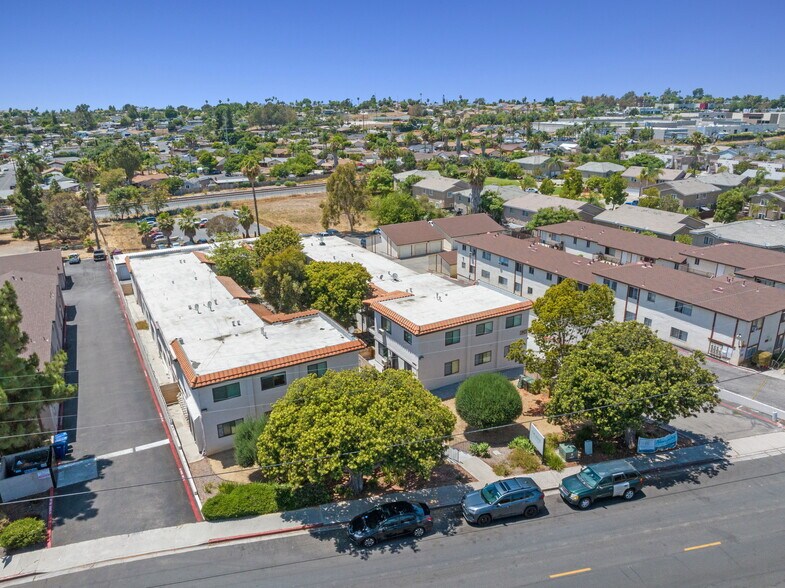 628 W California Ave, Vista, CA à vendre - Photo de l’immeuble – Image 2 sur 46