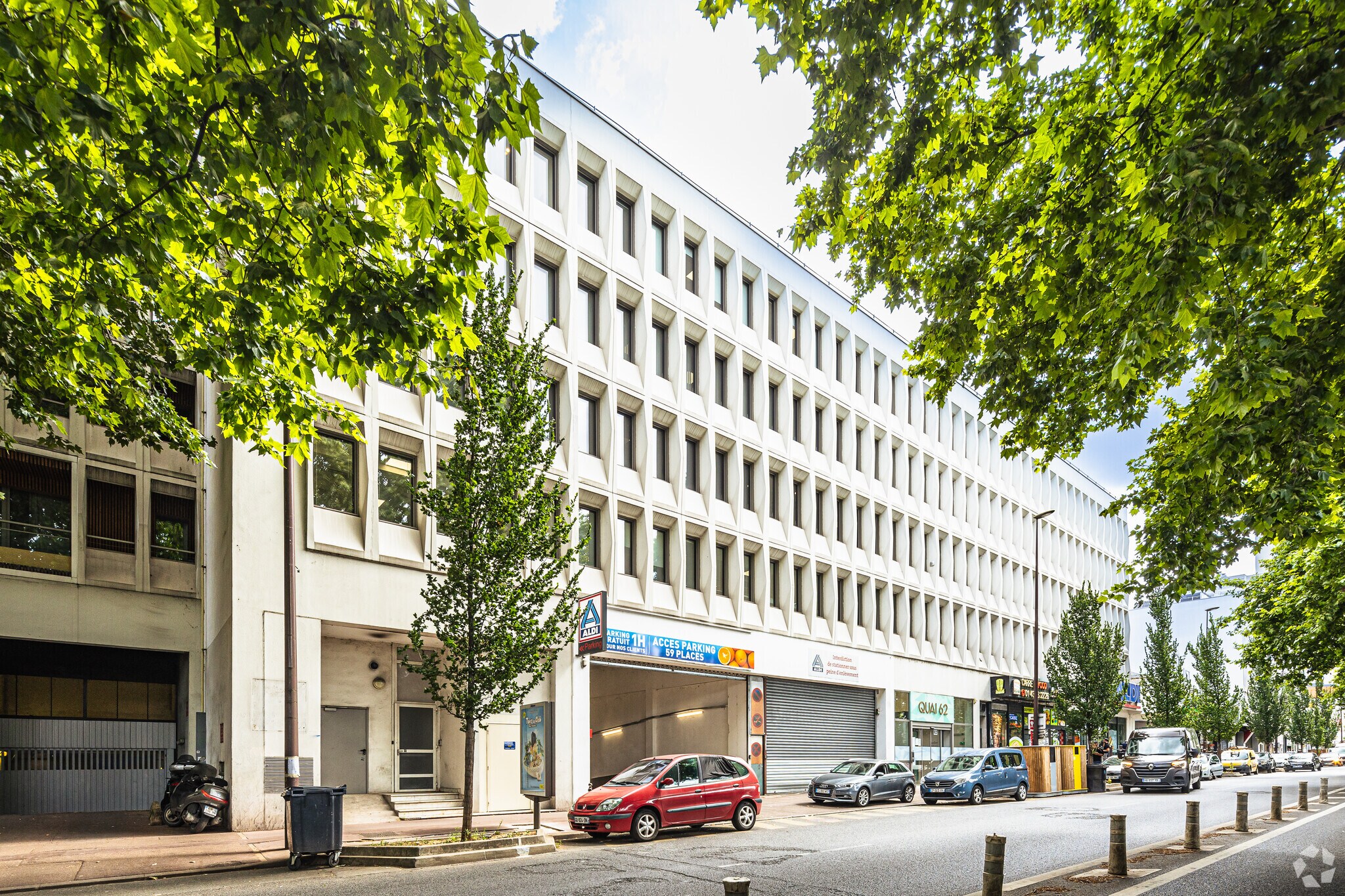 Espace de coworking dans Charenton-le-Pont à louer Photo de l’immeuble– Image 1 sur 2