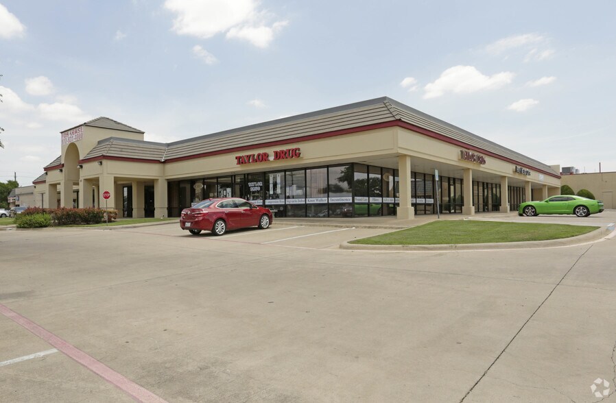 910 W Parker Rd, Plano, TX à louer - Photo de l’immeuble – Image 2 sur 4