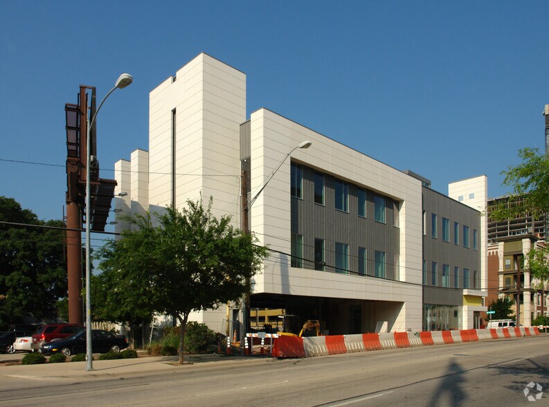 611 W 5th St, Austin, TX à louer - Photo de l’immeuble – Image 2 sur 6