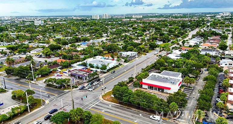 1 E McNab Rd, Pompano Beach, FL à vendre - Photo de l’immeuble – Image 2 sur 3