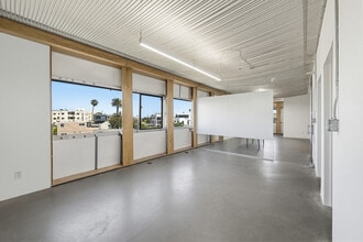 2434 Lincoln Blvd, Venice, CA à louer Photo intérieure– Image 1 sur 6