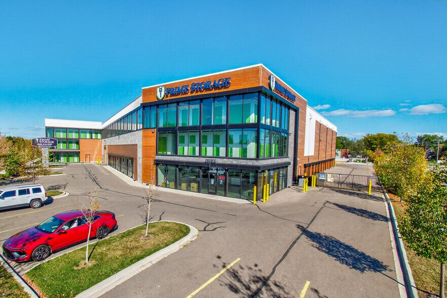 24200 Gratiot Ave, Eastpointe, MI à louer - Photo principale – Image 1 sur 2