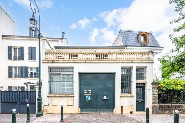 Plus de détails pour 13 Rue De L'Oasis, Puteaux - Bureau, Local commercial à louer
